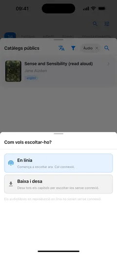 Fablum a l’iPhone preguntant com escoltar un audiollibre del catàleg: «En línia», que necessita connexió, o «Baixa i desa» per escoltar-lo sense connexió