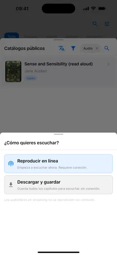 Fablum pregunta en un iPhone cómo escuchar un audiolibro del catálogo: «Reproducir en línea», que necesita conexión, o «Descargar y guardar» para escuchar sin ella