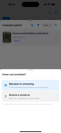 Fablum chiede su iPhone come ascoltare un audiolibro del catalogo: «Riproduci in streaming», che richiede una connessione, o «Scarica e conserva» per l’ascolto offline