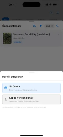 Fablum frågar på en iPhone hur du vill lyssna på en ljudbok ur katalogen: ”Strömma”, som kräver uppkoppling, eller ”Ladda ner och behåll” för att lyssna offline